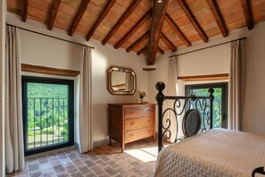 8 chambres, fer et planche à repasser, Wi-Fi gratuit, draps fournis