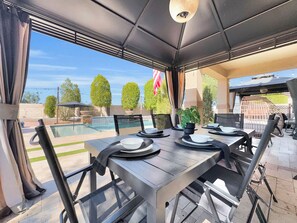 Outdoor dining