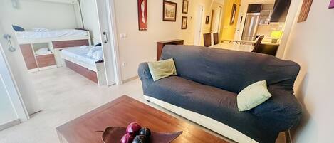 Fer et planche Ă repasser, accĂšs au Wi-Fi (inclus), literie fournie