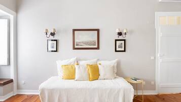 House | Iron/ironing board, free WiFi