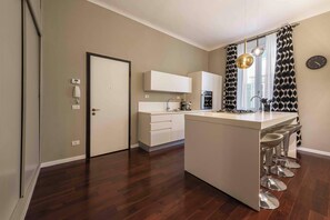 Deluxe Apartment | Private kitchen