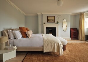 3 camere, una scrivania, ferro/asse da stiro, Wi-Fi gratuito