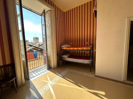 Soundproofing, free WiFi