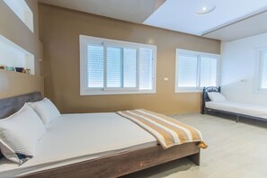 3 chambres, fer et planche à repasser, Wi-Fi, draps fournis