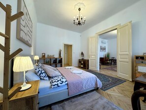 2 chambres, fer et planche à repasser, Wi-Fi, draps fournis