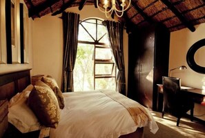 8 bedrooms, iron/ironing board, WiFi, bed sheets