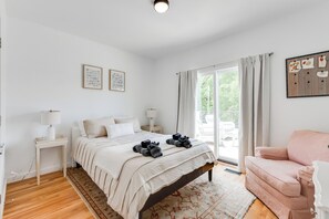 3 bedrooms, desk, iron/ironing board, free WiFi