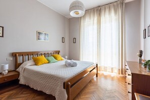 2 bedrooms, iron/ironing board