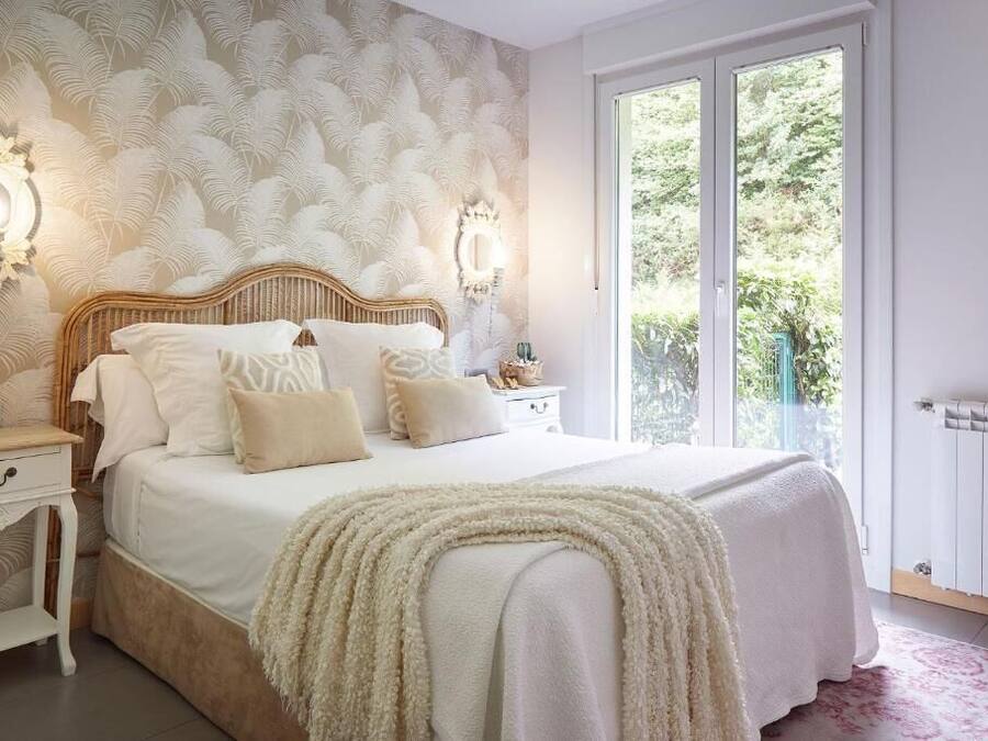 Free WiFi, wheelchair access