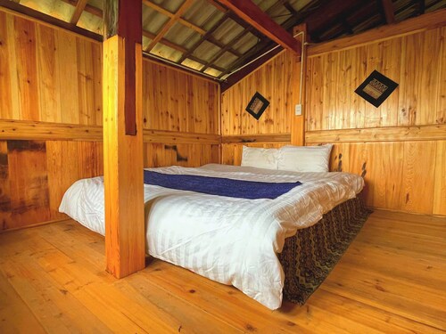 Rosevine-Homestay- Trekking Tour