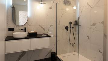 Classic Double Room, Garden View