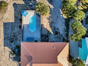 Exterior - Sandy Paws 4 King Bedrooms Private Pool, Fenced in Yard - across from Beach (St. George Island)
