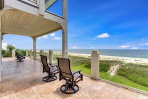 Property grounds - A Dream to Sea, beach-front, private pool, dog friendly (ST GEORGE ISLAND)