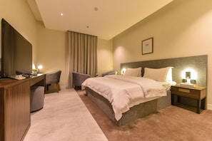 In-room safe, desk, laptop workspace, iron/ironing board