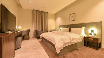 In-room safe, desk, laptop workspace, iron/ironing board