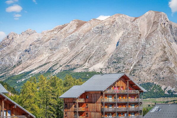 Exterior - Studio 'Le 28' with Mountain View, Balcony and Wi-Fi (Dévoluy)