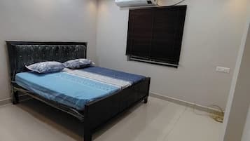 Iron/ironing board, WiFi