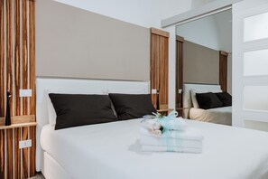 Comfort Room, Balcony | Desk, laptop workspace, blackout curtains, soundproofing