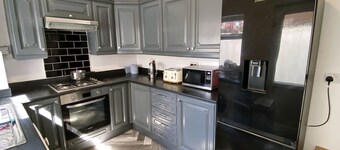 Cosy Double Bed to Stay Salford Plab Samson centre