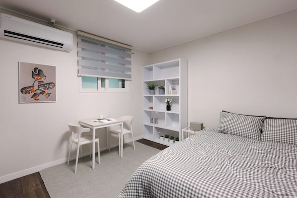 Business-Zimmer (Stay - Free OTTs Included)