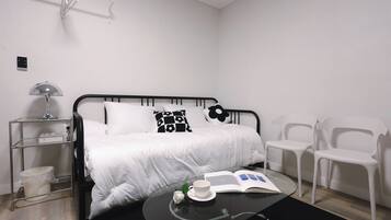 Us(Family Room) - Free OTTs Included | Free WiFi