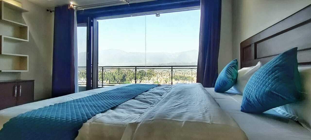 Desk, wheelchair access