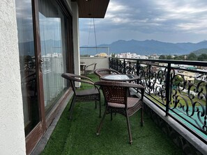 Terrace/patio - The Crown A Pinnacle of Luxury (Rishikesh)