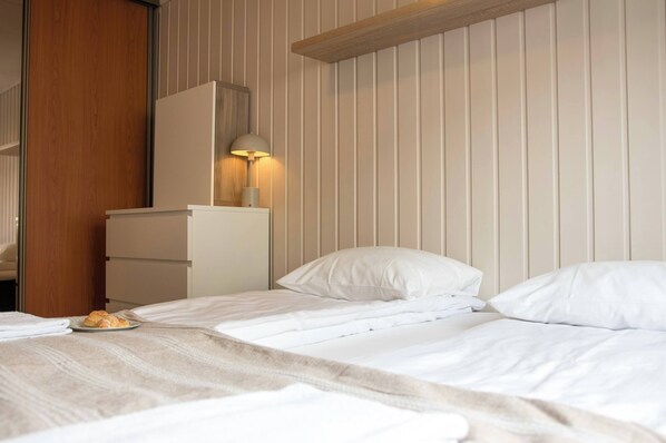 2 bedrooms, WiFi, bed sheets