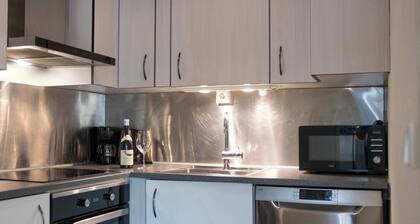 Arctic Apartment Heart of TromsĂž