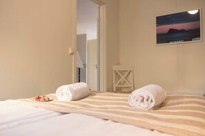 2 bedrooms, desk, WiFi, bed sheets - Spacious with a great view over Tromsø (Tromsø)