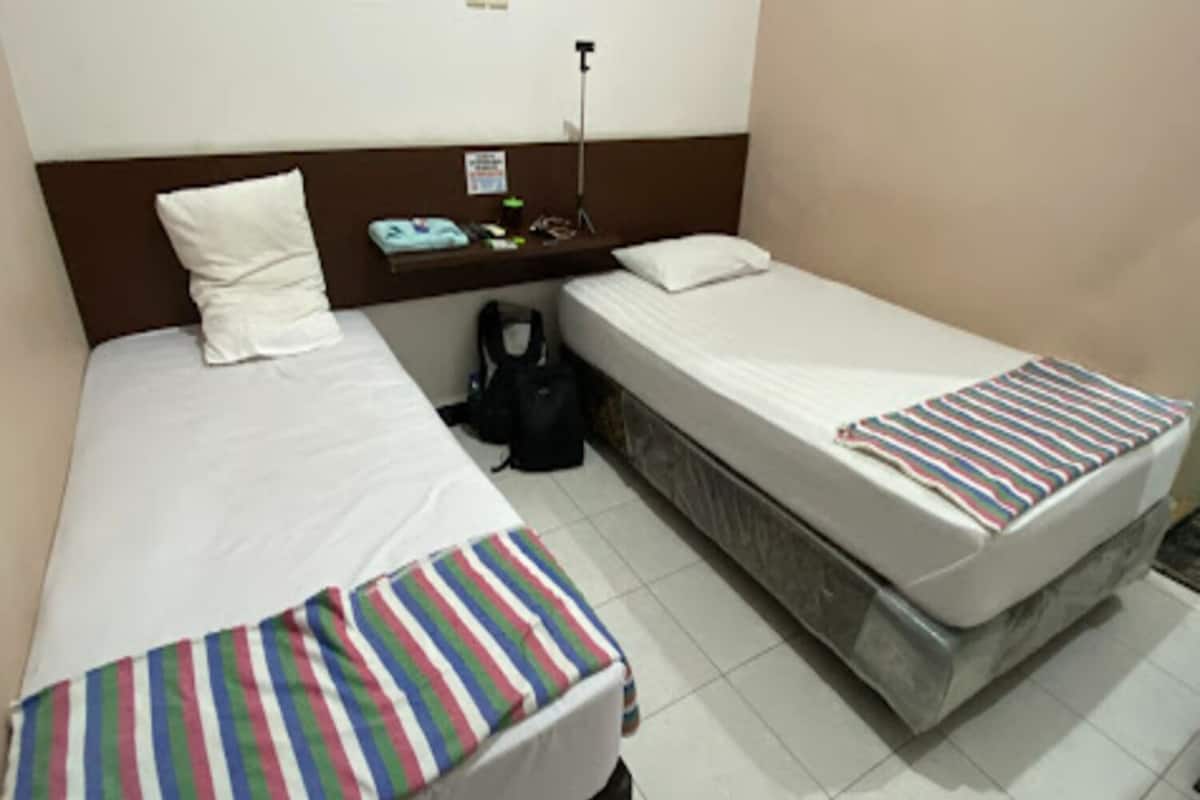 Twin Room | Free WiFi