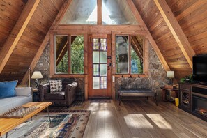 TV connectée, jeux vidéo, livres