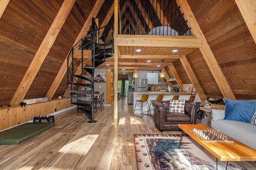 Secluded Cabin with Hot Tub, Firepit