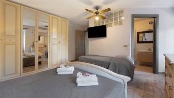 2 chambres, fer et planche Ă  repasser, Wi-Fi, draps fournis