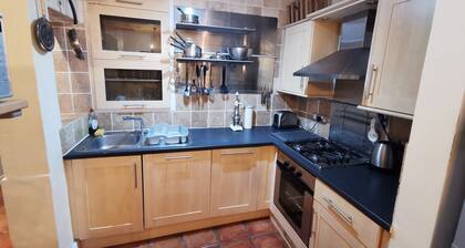 Delightful jockey cottage