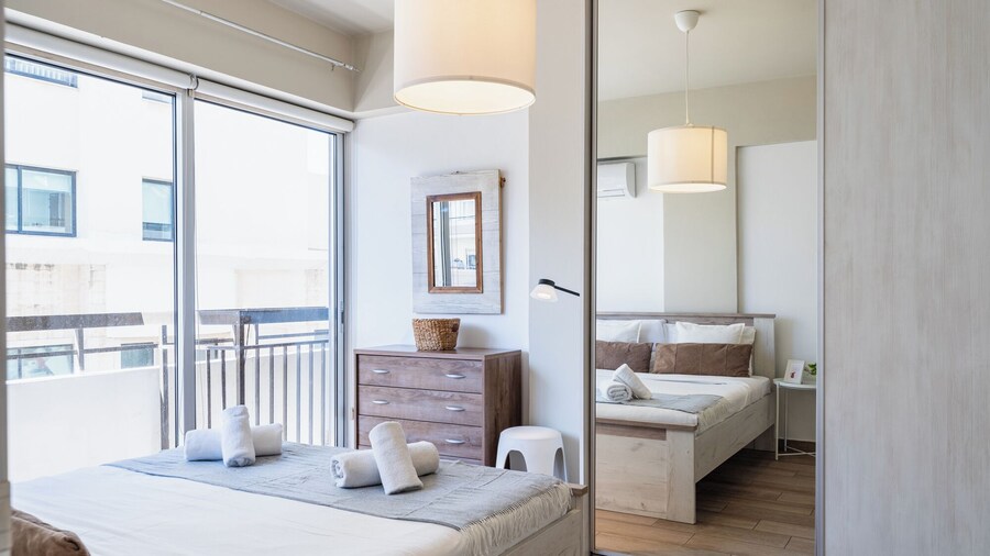 Berries 1-BR Apt in Larnaca