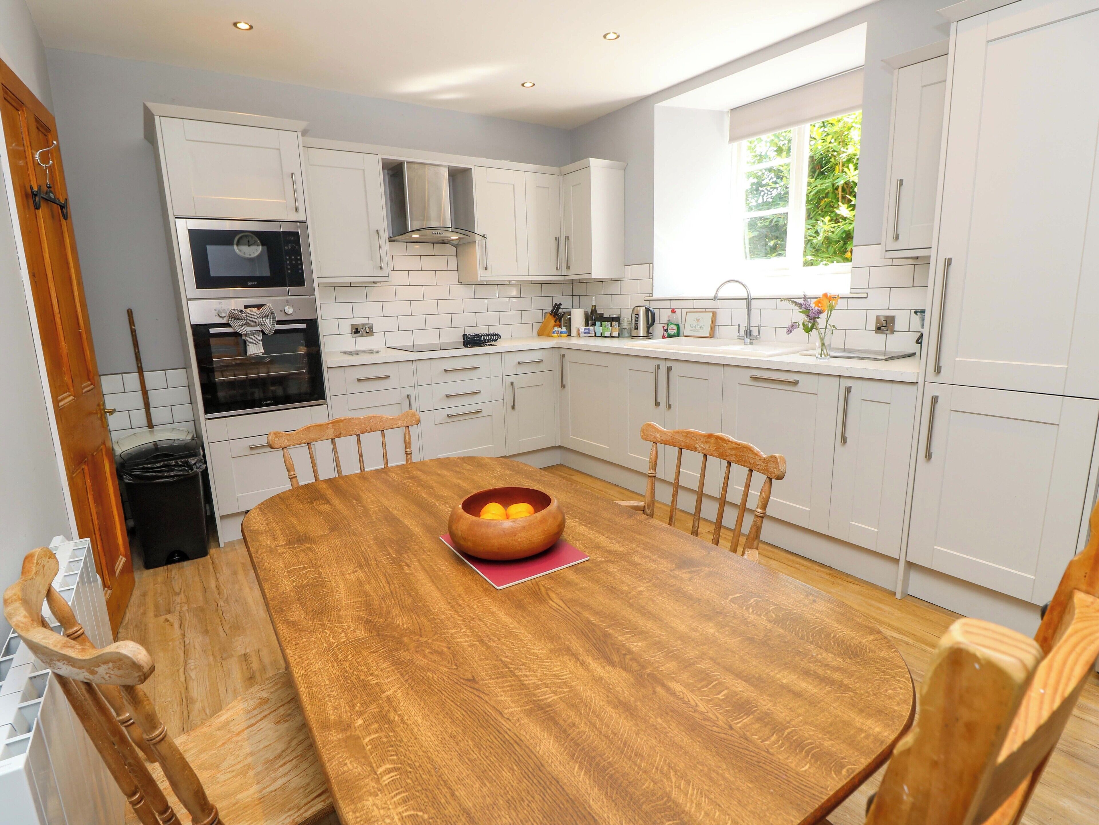 Dishwasher, cookware/dishes/utensils