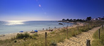 House for 7, 800m from sea, with garden