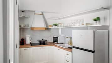 Microwave, stovetop, toaster, paper towels