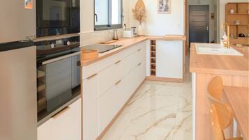 Micro-ondes, four, plaque de cuisson, lave-vaisselle