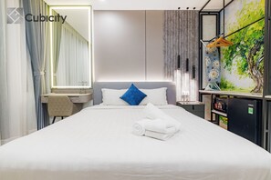 Deluxe Double Room, City View | Desk, laptop workspace, free WiFi