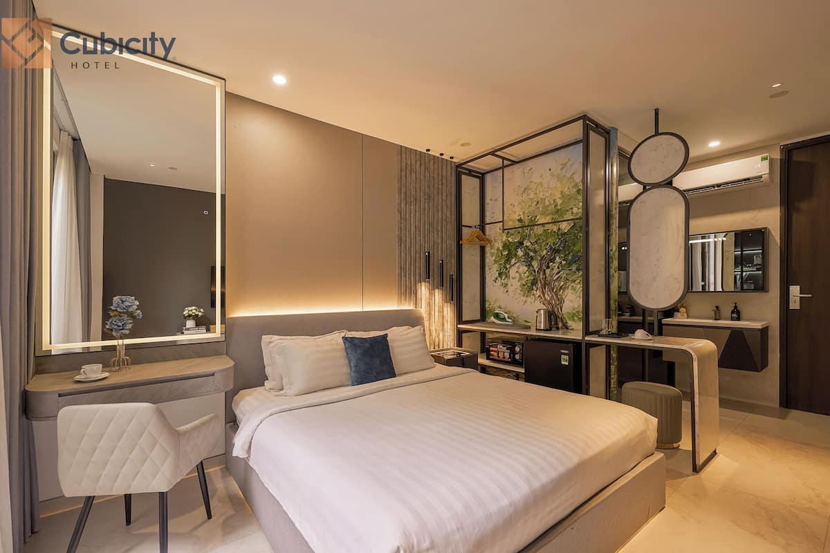 Kamar Double Deluks, pemandangan kota | Selimut bulu angsa, busa memori, dan meja kerja