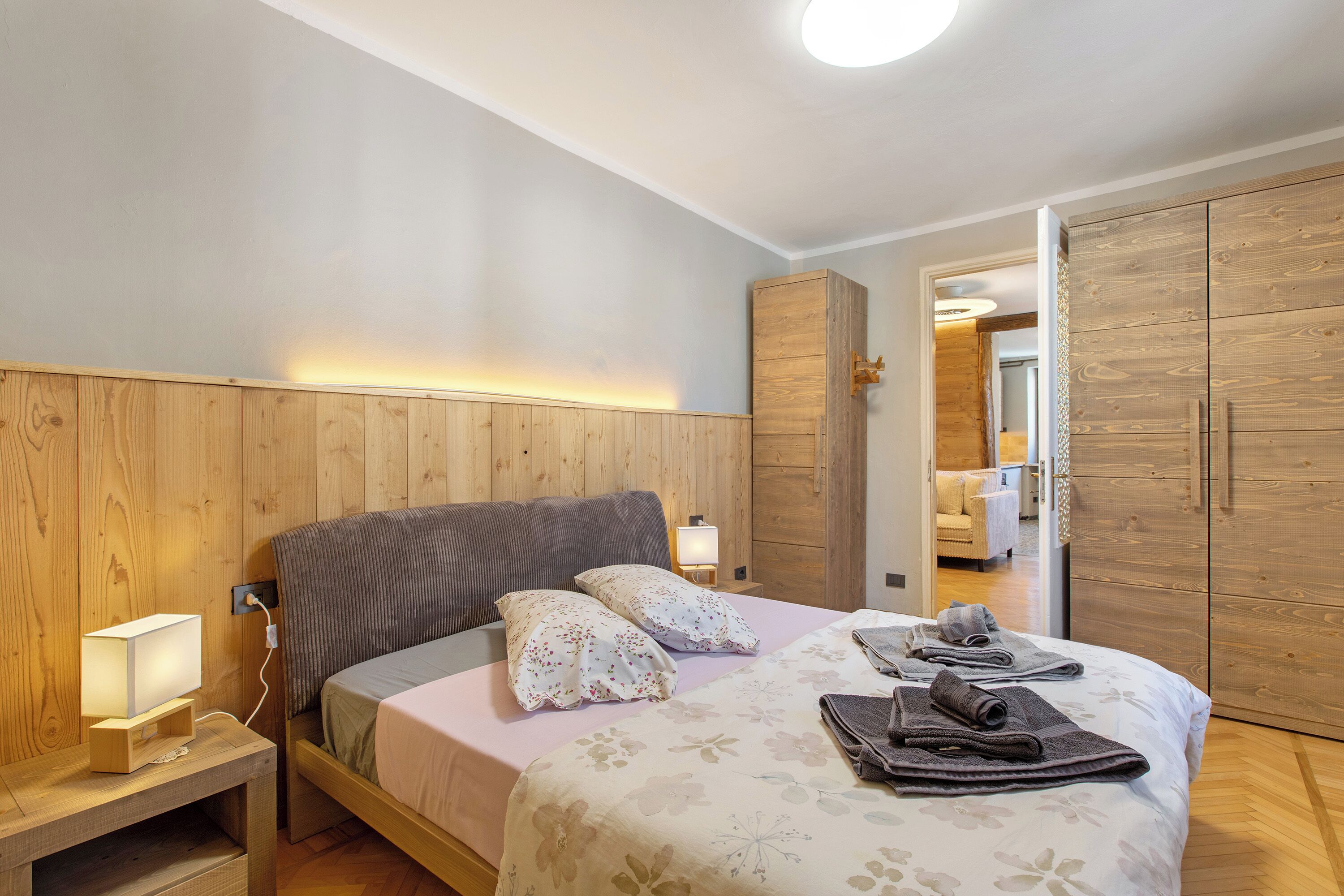 2 quartos, ferros/tábuas de passar roupa, Wi-Fi, roupa de cama