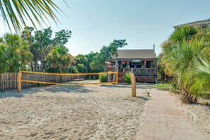 Sports court - 3 Bedroom Ocean View in charming Hilton Head Island WiFi, AC, W/D, Fitness Room (Hilton Head Island)