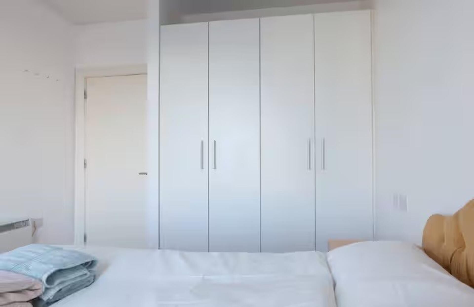 2 室のベッドルーム、WiFi (無料)、ベッドシーツ