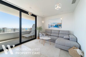 TV - The Casa Solana by HWPC (Fuengirola)