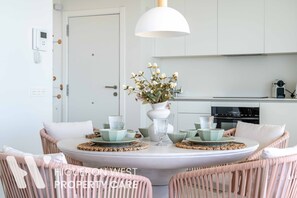 Dining - The Palm Escape – Seaview, Pool & Terrace | Higueron West, Fuengirola (Fuengirola)