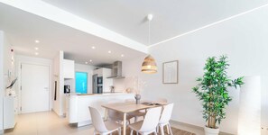 Dining - The Sunset Vista by HWPC (Benalmádena)