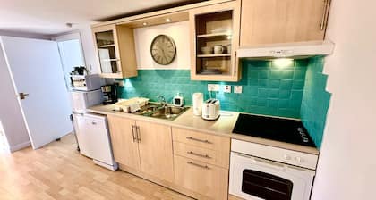 Dolphin Bay - Beautiful 1 Bedroom Apartment