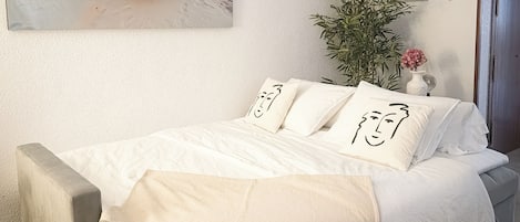 2 slaapkamers, een strijkplank/strijkijzer, wifi, beddengoed